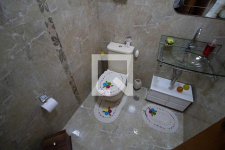 Casa de condomínio à venda com 190m², 4 quartos e 3 vagasBanheiro 3