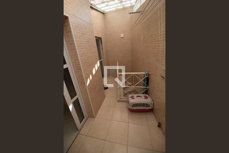 Casa de condomínio à venda com 190m², 4 quartos e 3 vagasÁrea de Serviço