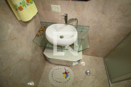 Casa de condomínio à venda com 190m², 4 quartos e 3 vagasBanheiro 3