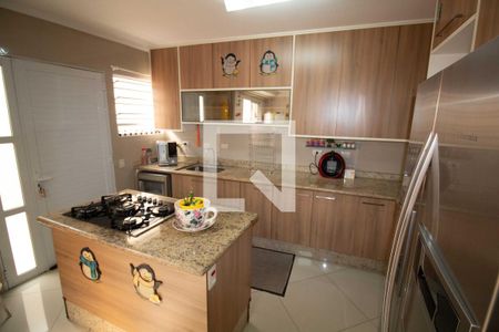 Casa de condomínio à venda com 190m², 4 quartos e 3 vagasCozinha 