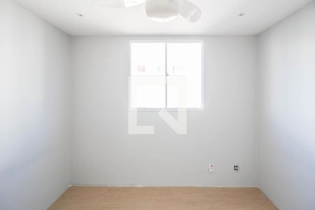 Quarto 1 de apartamento para alugar com 2 quartos, 56m² em Jardim Jasmim, Nova Iguaçu