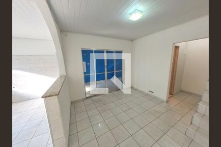 Sala - Foto 2 de casa à venda com 4 quartos, 152m² em Vila Zat, São Paulo