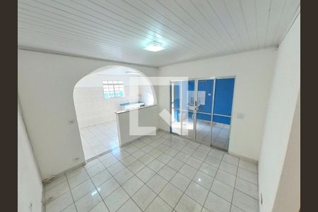 Casa à venda com 4 quartos, 152m² em Vila Zat, São Paulo