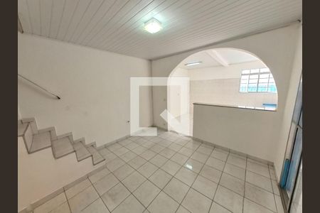 Sala - Foto 4 de casa à venda com 4 quartos, 152m² em Vila Zat, São Paulo