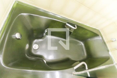 Casa à venda com 638m², 5 quartos e 5 vagasBanheiro da Suíte 2