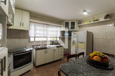 Casa à venda com 638m², 5 quartos e 5 vagasCozinha