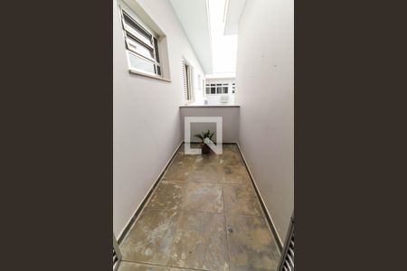 Casa à venda com 638m², 5 quartos e 5 vagasVaranda