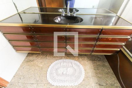 Casa à venda com 638m², 5 quartos e 5 vagasBanheiro da Suíte 1