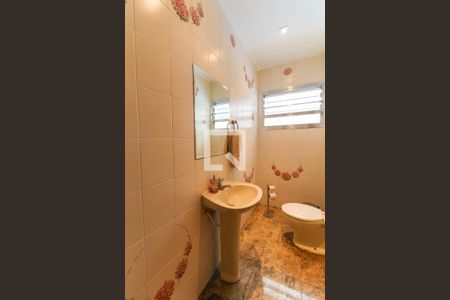 Casa à venda com 638m², 5 quartos e 5 vagasLavabo