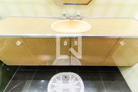 Casa à venda com 638m², 5 quartos e 5 vagasBanheiro da Suíte 2