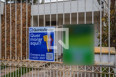 Casa à venda com 225m², 3 quartos e 4 vagasPlaquinha