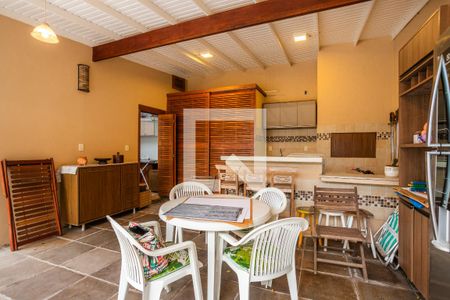 Casa à venda com 225m², 3 quartos e 4 vagasEspaço Gourmet