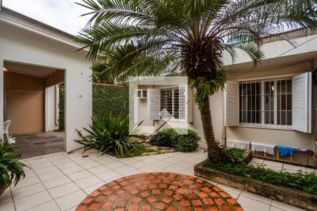 Casa à venda com 225m², 3 quartos e 4 vagasQuintal