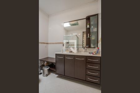 Casa à venda com 225m², 3 quartos e 4 vagasBanheiro da Suíte