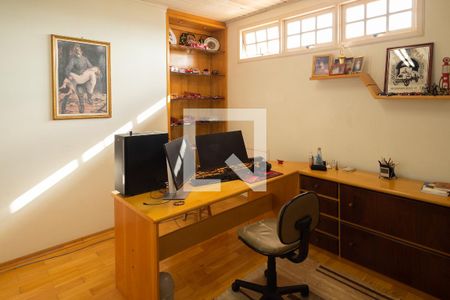 Casa à venda com 430m², 3 quartos e 4 vagasEscritório