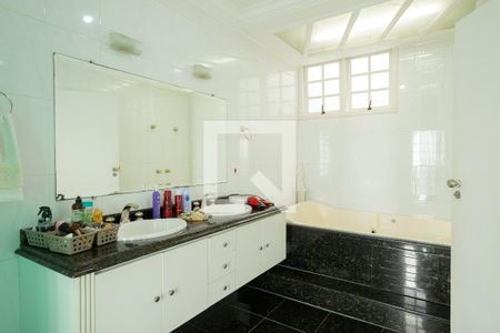 Casa à venda com 430m², 3 quartos e 4 vagasBanheiro - Suíte 3