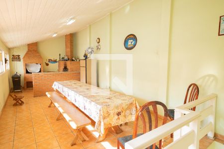 Casa à venda com 430m², 3 quartos e 4 vagasÁrea Churrasqueira