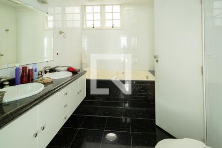 Casa à venda com 430m², 3 quartos e 4 vagasBanheiro - Suíte 3