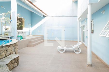 Casa à venda com 430m², 3 quartos e 4 vagasÁrea - Piscina