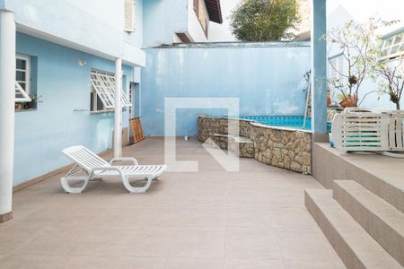 Casa à venda com 430m², 3 quartos e 4 vagasÁrea - Piscina