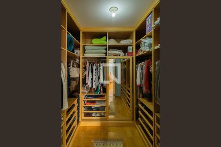 Casa à venda com 430m², 3 quartos e 4 vagasCloset - Suíte 3
