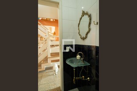 Casa à venda com 430m², 3 quartos e 4 vagasLavabo 2