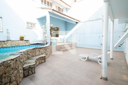 Casa à venda com 430m², 3 quartos e 4 vagasÁrea - Piscina