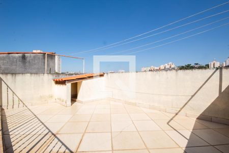Casa à venda com 266m², 3 quartos e 2 vagas Casa à venda com 266m², 3 quartos e 2 vagasTerraço