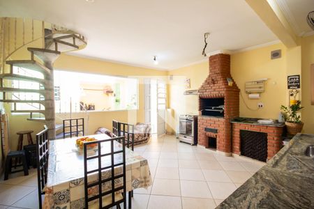 Casa à venda com 266m², 3 quartos e 2 vagas Casa à venda com 266m², 3 quartos e 2 vagasVaranda