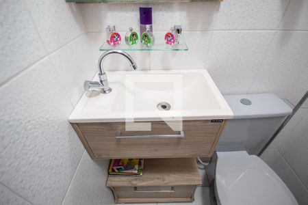 Casa à venda com 266m², 3 quartos e 2 vagas Casa à venda com 266m², 3 quartos e 2 vagasBanheiro 2