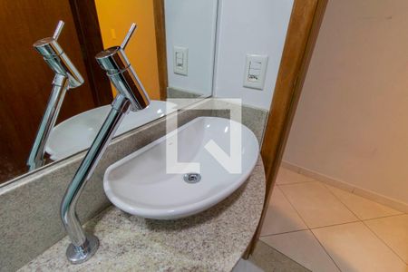 Casa para alugar com 112m², 2 quartos e 4 vagasBanheiro