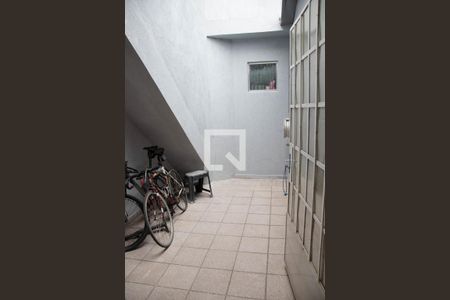 Casa à venda com 190m², 3 quartos e 5 vagasCorredor lateral