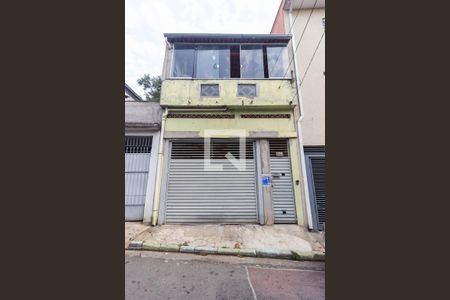 Casa à venda com 167m², 3 quartos e 2 vagasFachada