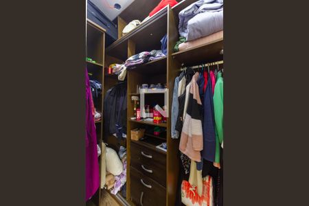 Casa à venda com 167m², 3 quartos e 2 vagasCloset Quarto 3