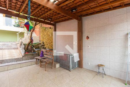 Casa à venda com 167m², 3 quartos e 2 vagasÁrea Externa