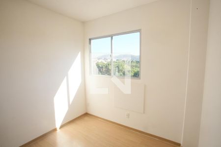 Quarto 1 de apartamento para alugar com 2 quartos, 50m² em Jacarepaguá, Rio de Janeiro