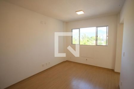 Sala de apartamento para alugar com 2 quartos, 50m² em Jacarepaguá, Rio de Janeiro