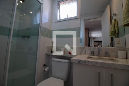 Banheiro de apartamento à venda com 2 quartos, 74m² em Jardim Aeroporto, São Paulo