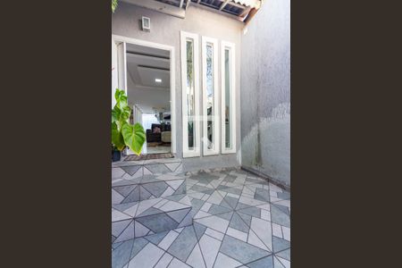 Garagem de casa à venda com 2 quartos, 100m² em Vila Yolanda, Osasco