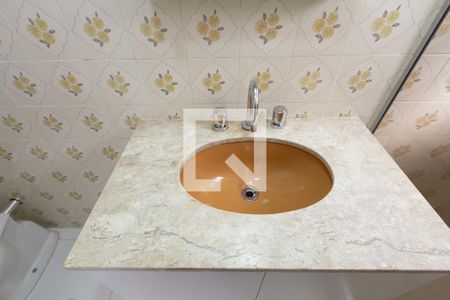 Apartamento à venda com 86m², 2 quartos e 3 vagas Apartamento à venda com 86m², 2 quartos e 3 vagasBanheiro da Suíte 1