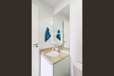 Apartamento à venda com 71m², 2 quartos e 2 vagasBanheiro da suíte