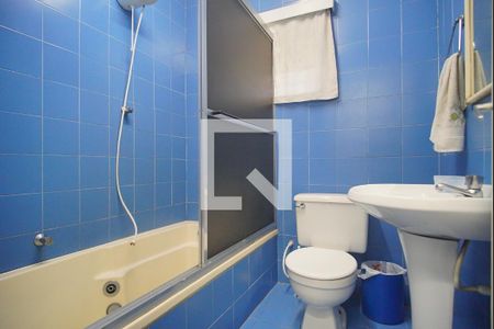 Casa à venda com 259m², 5 quartos e 4 vagasBanheiro 2