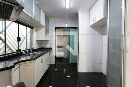 Casa à venda com 400m², 4 quartos e 7 vagasCozinha