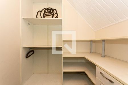 Casa à venda com 400m², 4 quartos e 7 vagasCloset da Suíte 4
