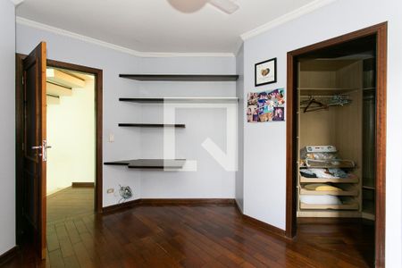 Casa à venda com 400m², 4 quartos e 7 vagasSuíte 2