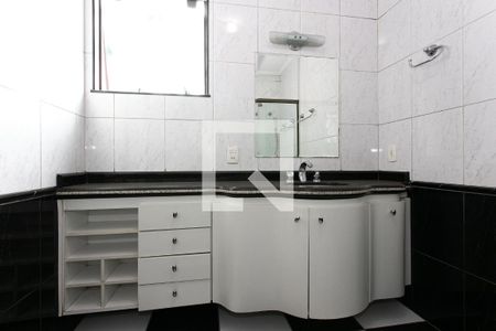 Casa à venda com 400m², 4 quartos e 7 vagasBanheiro da Suíte 4