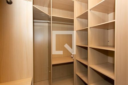 Casa à venda com 400m², 4 quartos e 7 vagasCloset do Suíte 1