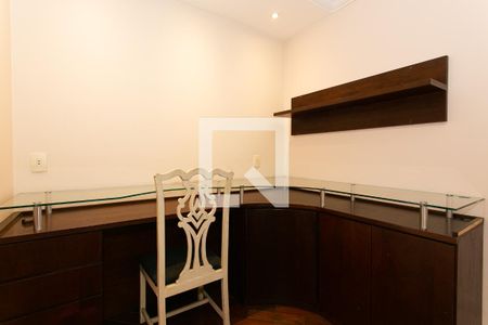 Casa à venda com 400m², 4 quartos e 7 vagasSuíte 1