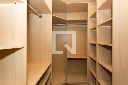 Casa à venda com 400m², 4 quartos e 7 vagasCloset do Suíte 1