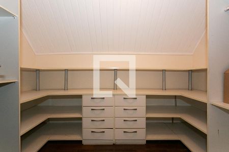 Casa à venda com 400m², 4 quartos e 7 vagasCloset da Suíte 4